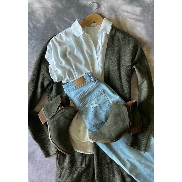 NWT AE Crossover Waist Mom Jeans 2 X-Long - Picture 8 of 10